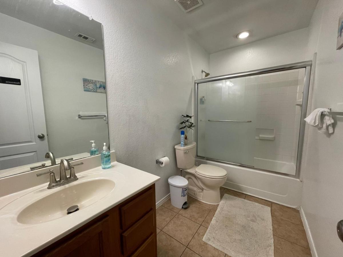 Room Downtown Dallas Bagian luar foto