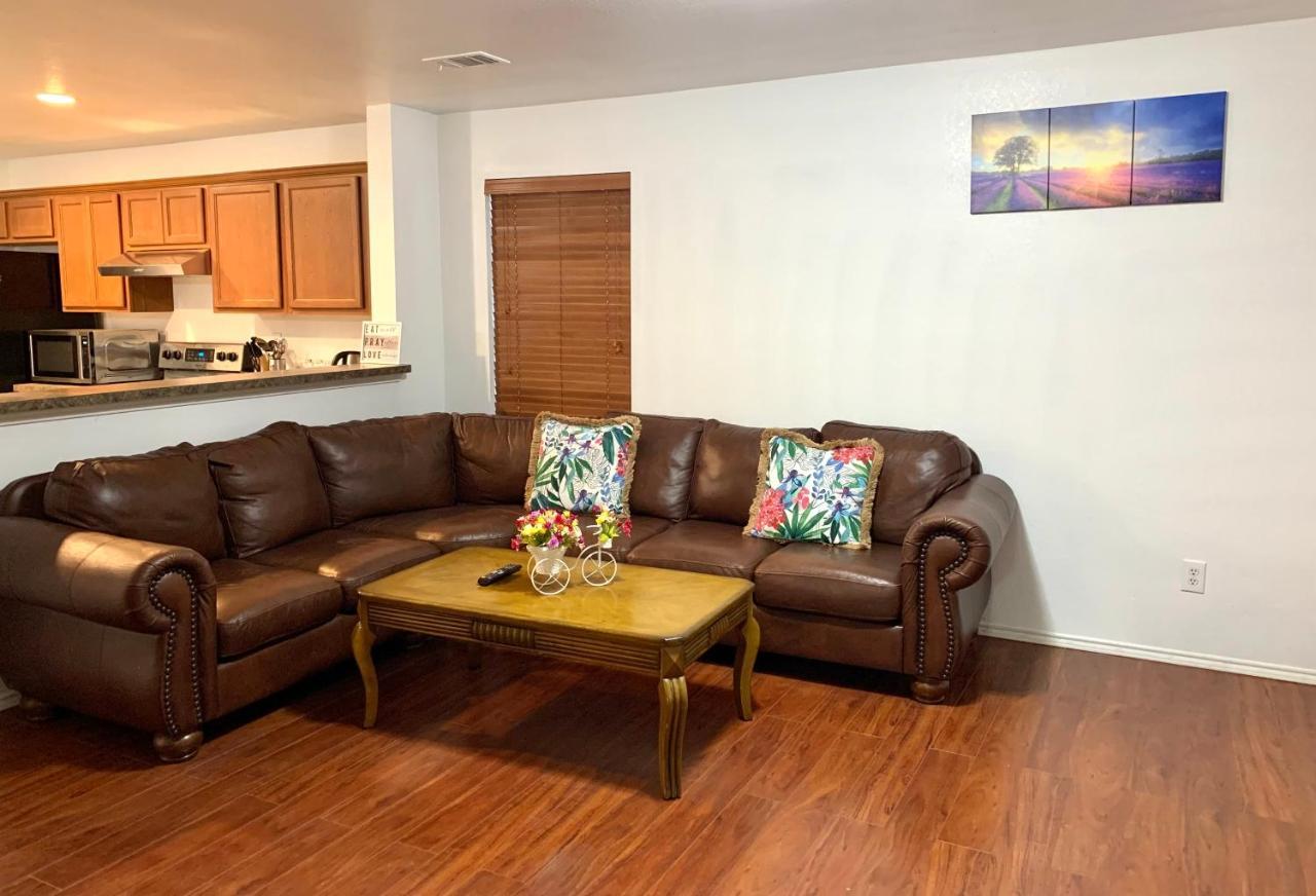 Room Downtown Dallas Bagian luar foto